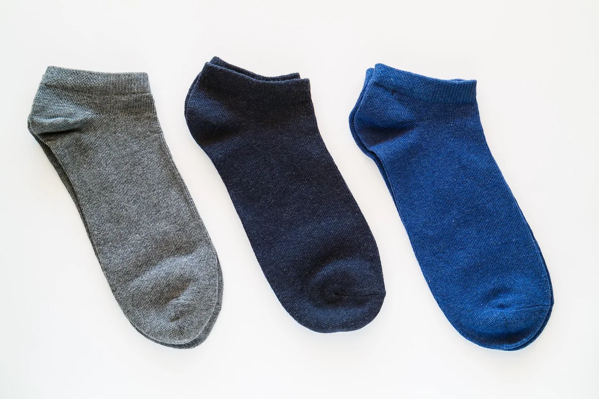 Tong chaussette : le guide complet pour adopter ce style en 2026